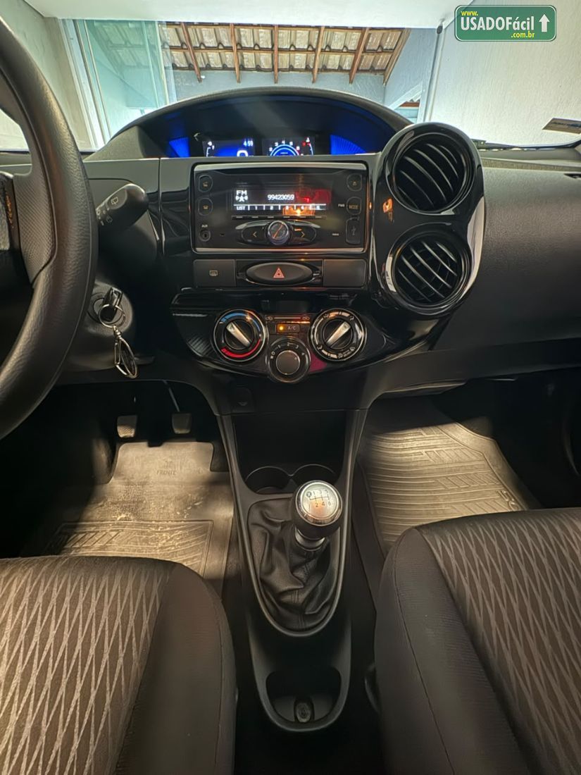 Toyota Etios Hatch X 1.3 Mecânico Flex 2018/2018 — foto 12 de 19