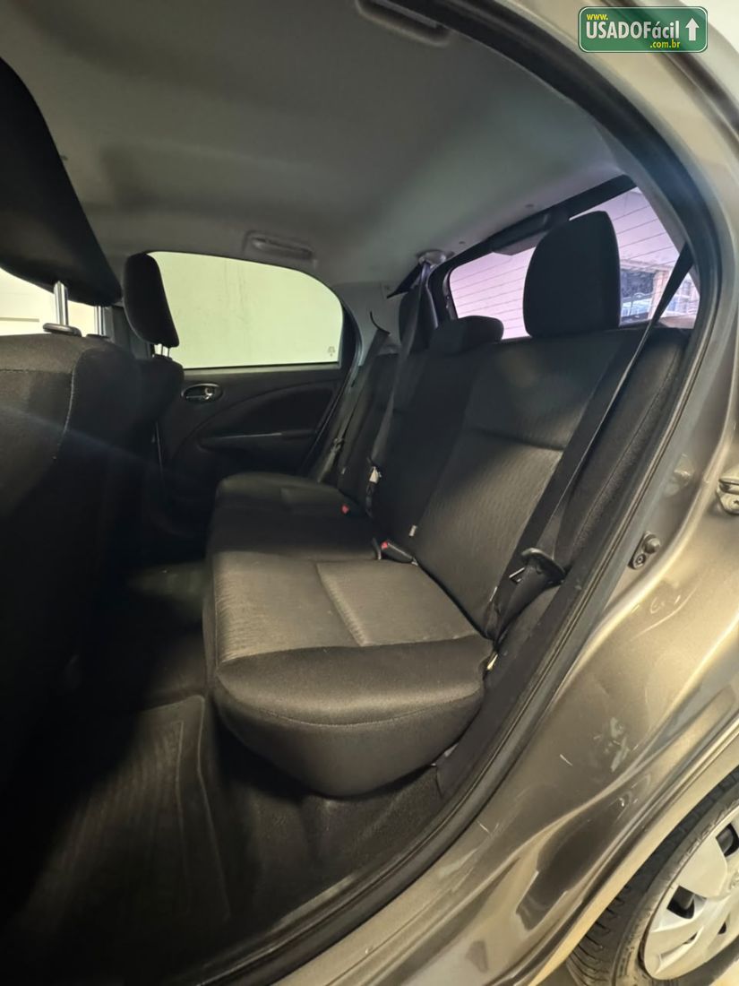 Toyota Etios Hatch X 1.3 Mecânico Flex 2018/2018 — foto 14 de 19