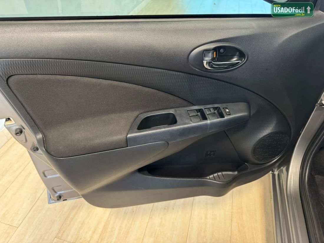 Toyota Etios Hatch X 1.3 Mecânico Flex 2018/2018 — foto 5 de 19