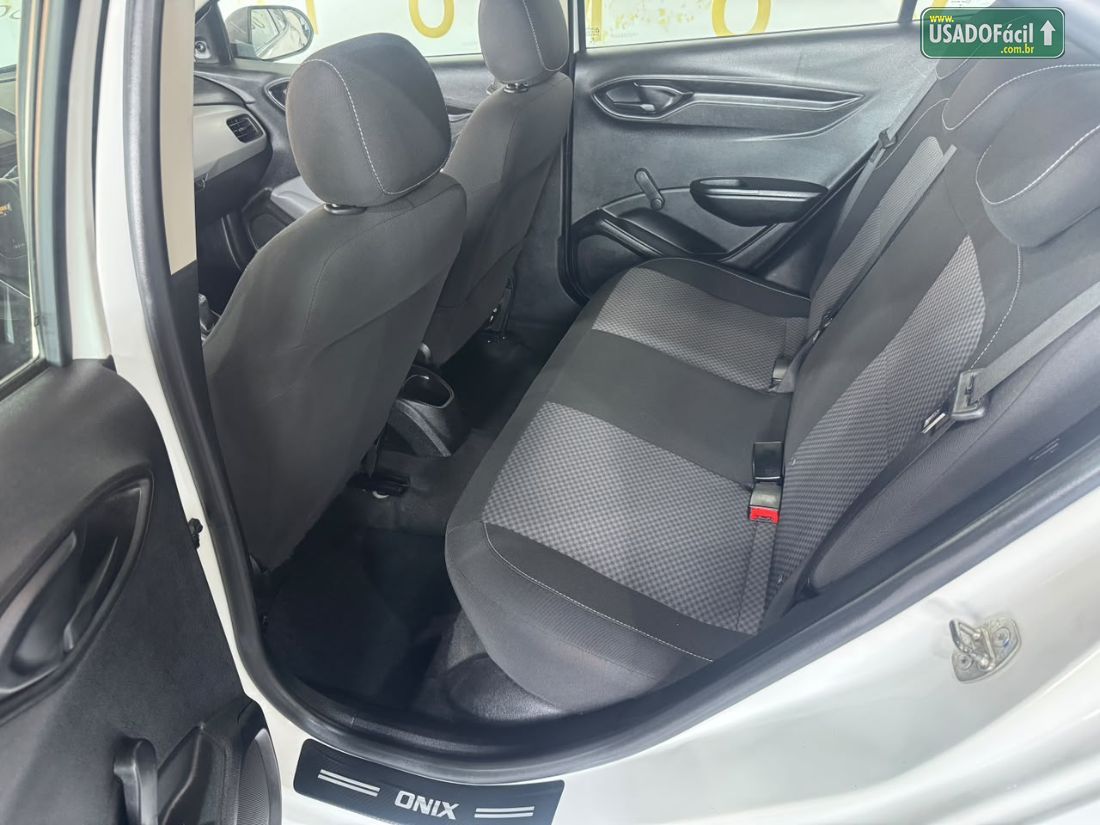 CHEVROLET/GM Onix Joy Hatch 1.0 Mecânico Flex 2018/2019 — foto 12 de 17