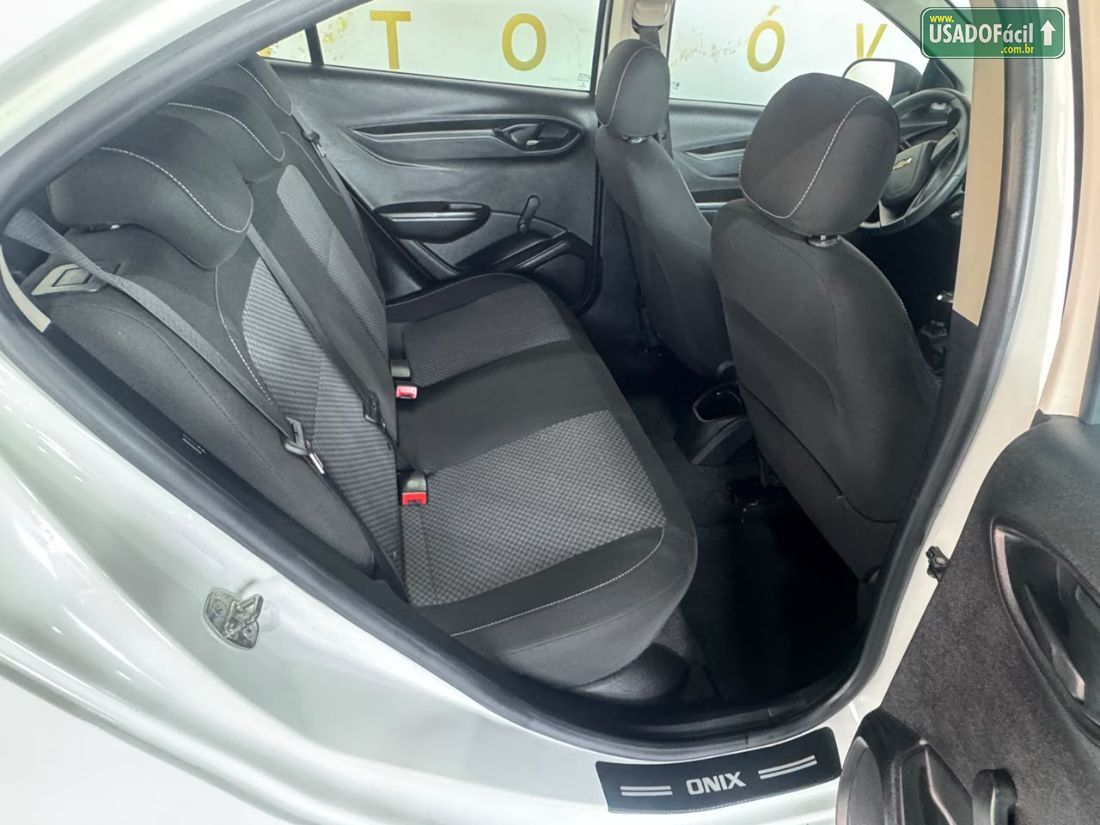 CHEVROLET/GM Onix Joy Hatch 1.0 Mecânico Flex 2018/2019 — foto 13 de 17