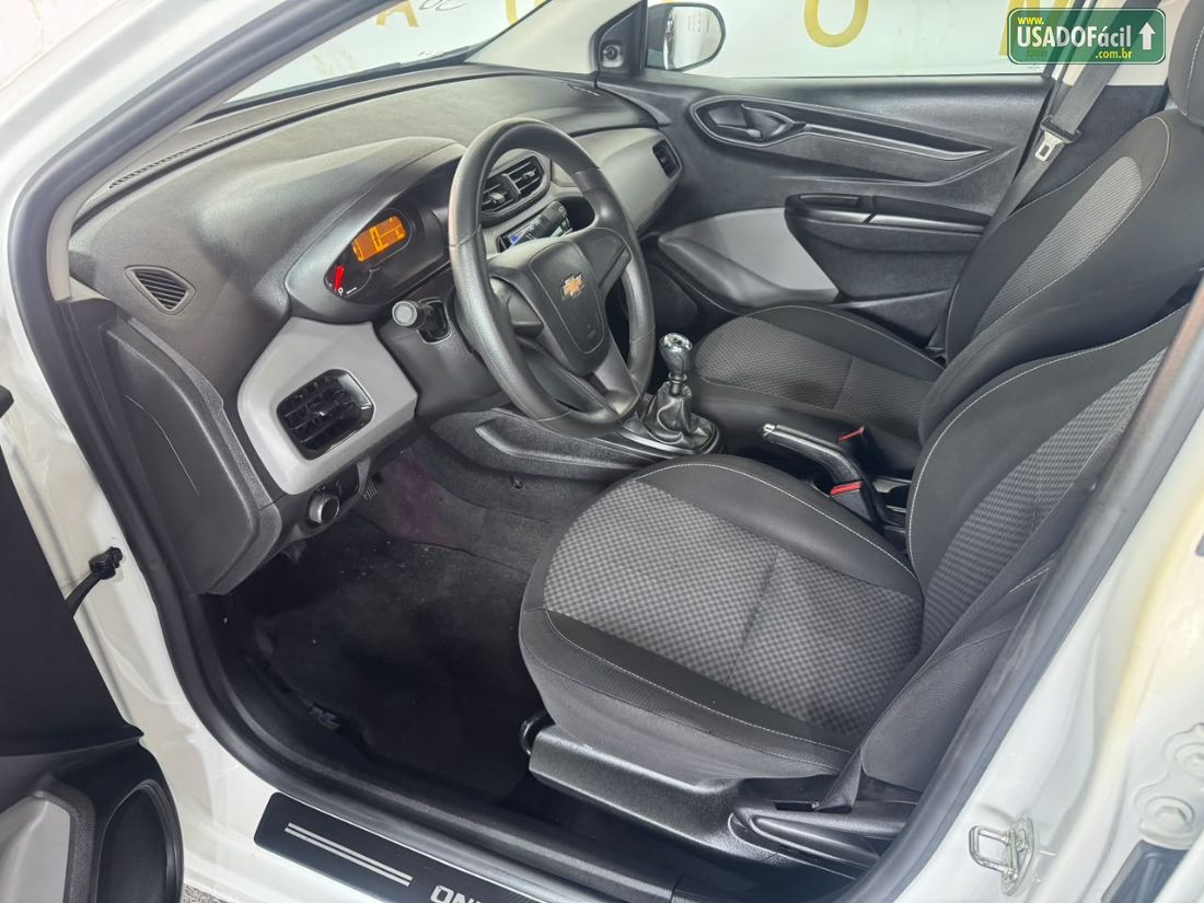 CHEVROLET/GM Onix Joy Hatch 1.0 Mecânico Flex 2018/2019 — foto 14 de 17