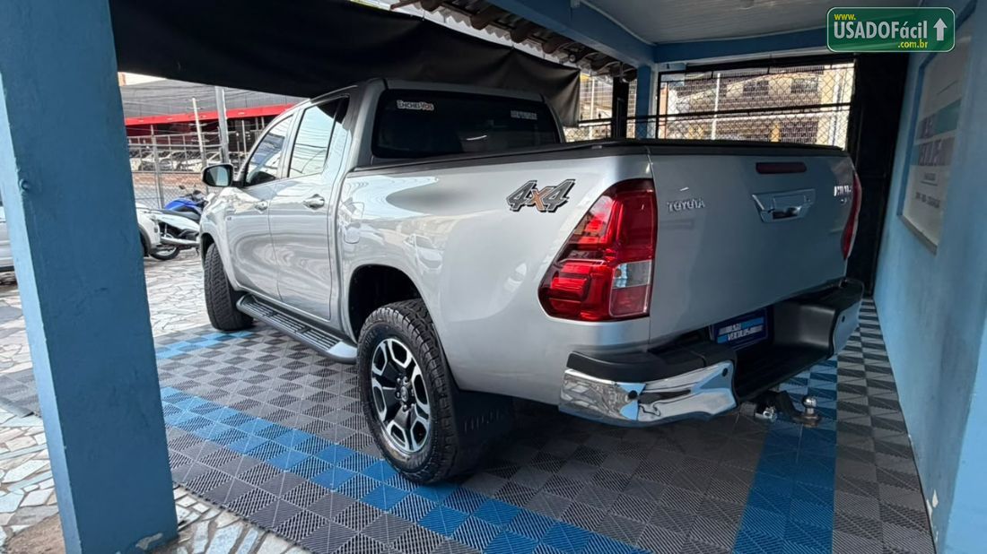 Toyota Hilux SRV CD 2.7 4x4 Automático Flex 2020/2021 — foto 9 de 13