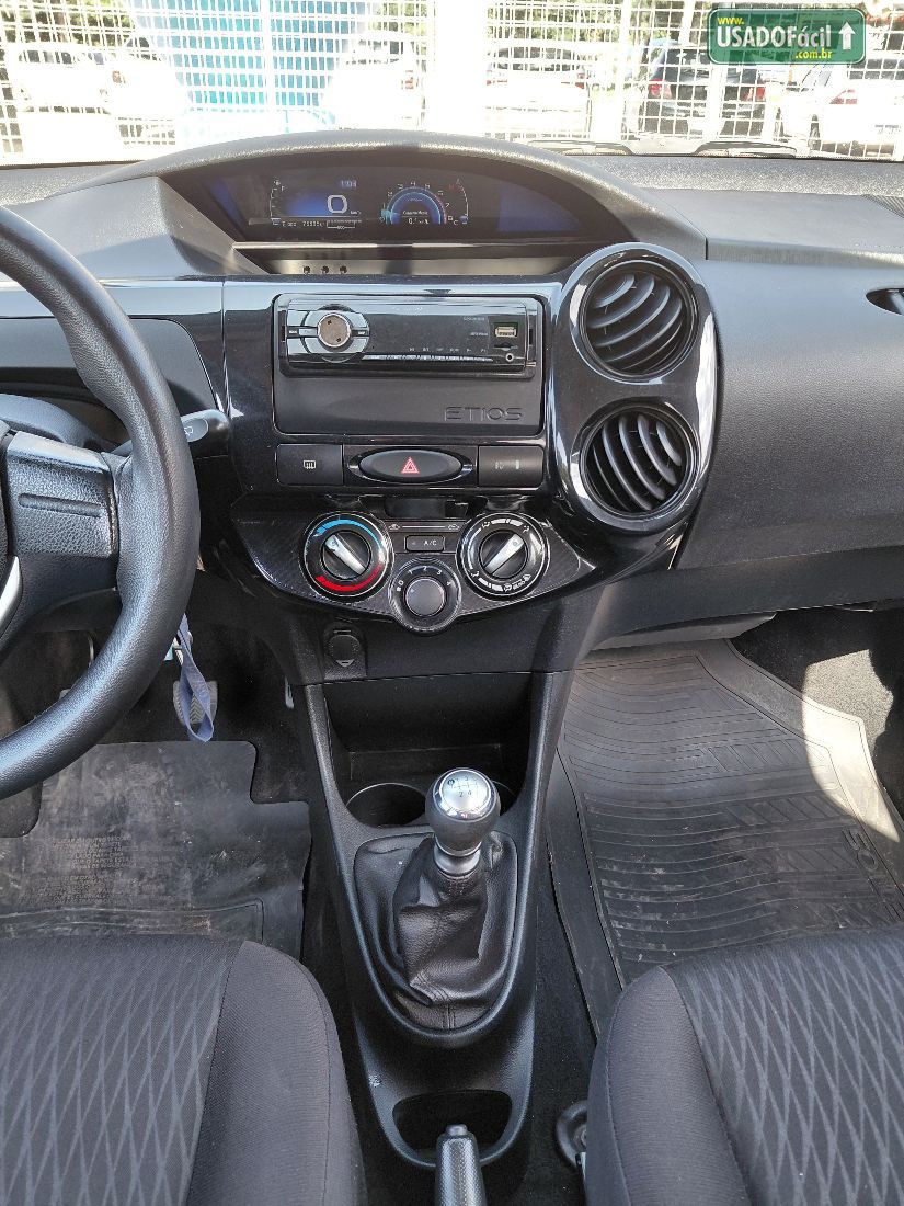 Toyota Etios Hatch X 1.3 Mecânico Flex 2017/2018 — foto 11 de 16