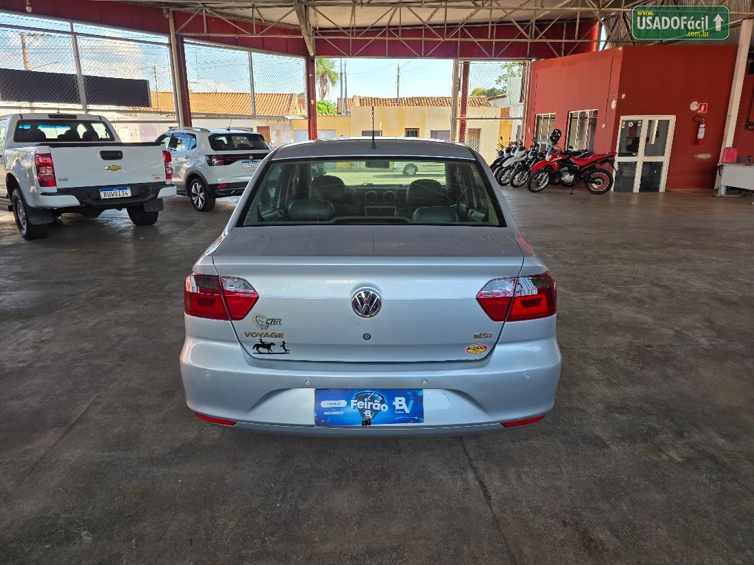 Volkswagen Voyage City 1.6 Mi Total Flex 2015/2016 — foto 6 de 10