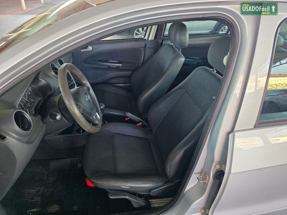 Volkswagen Voyage City 1.6 Mi Total Flex 2015/2016 — foto 7 de 10