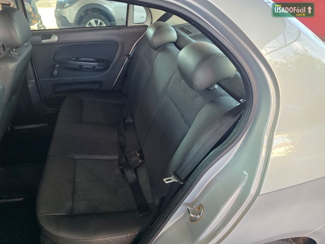 Volkswagen Voyage City 1.6 Mi Total Flex 2015/2016 — foto 8 de 10