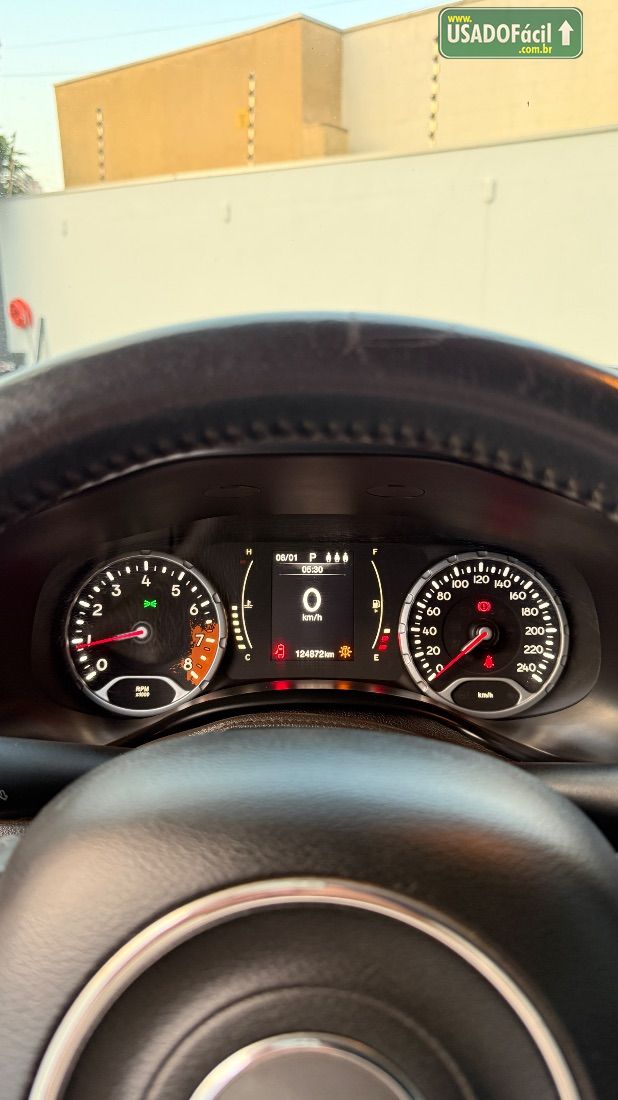 Jeep Renegade Longitude 1.8 4x2 Automático Flex 2016/2016 — foto 14 de 14