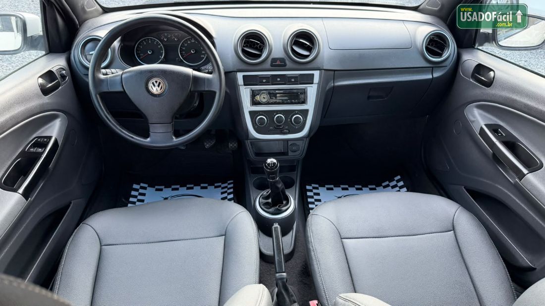 Volkswagen Voyage City 1.0 Mi Total Flex 2010/2011 — foto 9 de 14