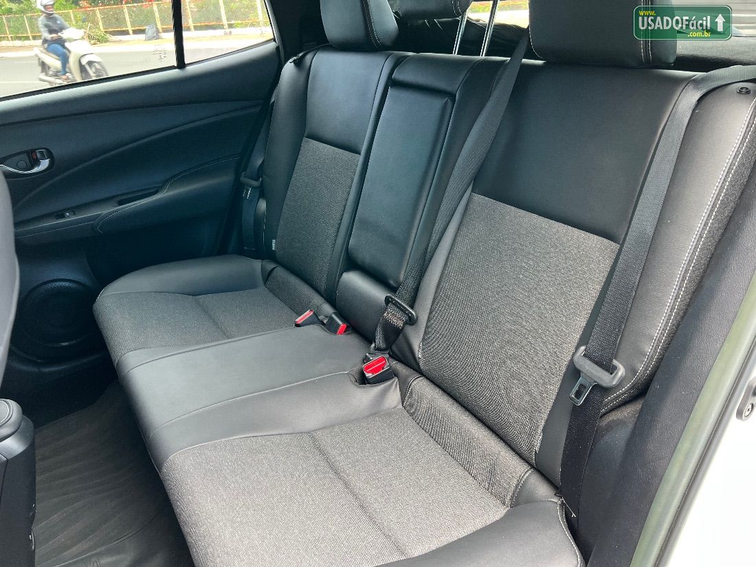 Toyota Yaris Hatch XS 1.5 Automático Flex 2022/2023 — foto 13 de 15