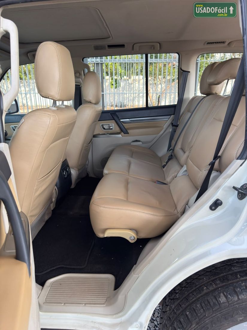 Mitsubishi Pajero HPE 3.2 4x4 Turbo Intercooler Automático Diesel 2015/2016 — foto 10 de 15