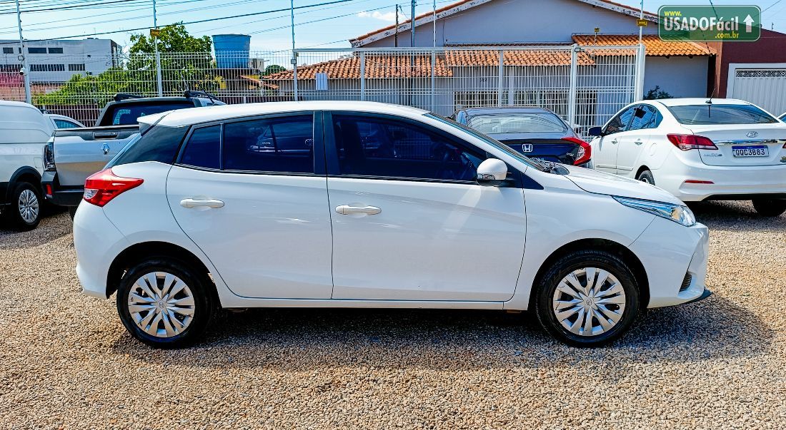 Toyota Yaris Hatch XL 1.5 Automático Flex 2023/2024 — foto 4 de 16
