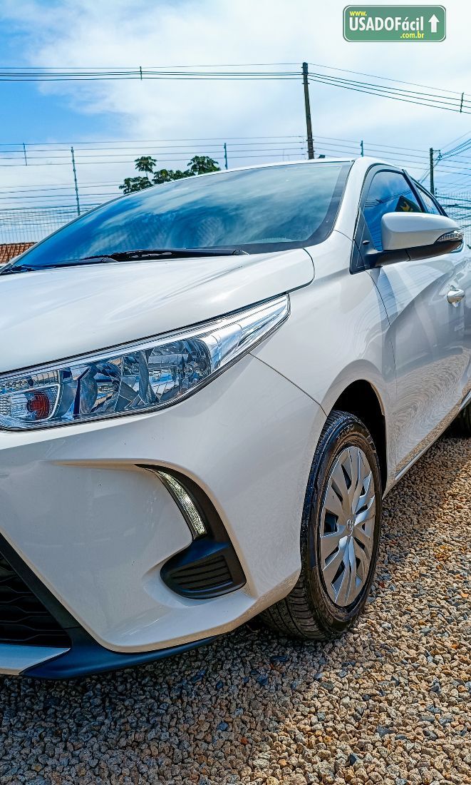 Toyota Yaris Hatch XL 1.5 Automático Flex 2023/2024 — foto 8 de 16
