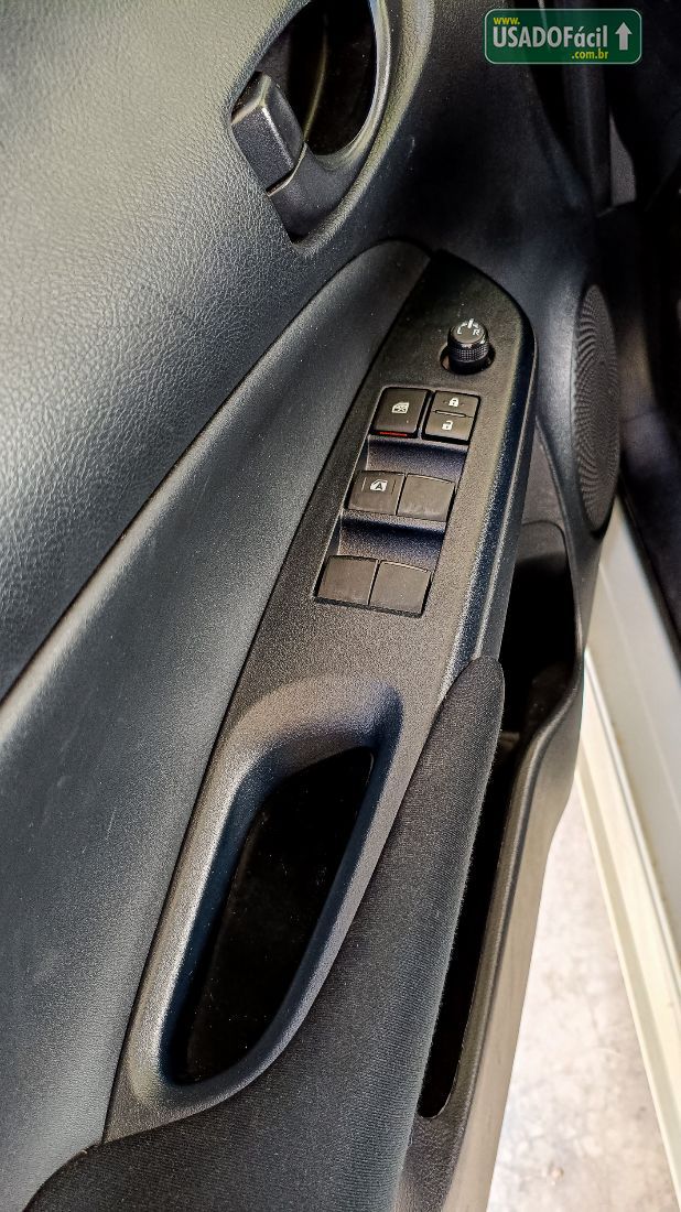 Toyota Yaris Hatch XL 1.5 Automático Flex 2023/2024 — foto 9 de 16
