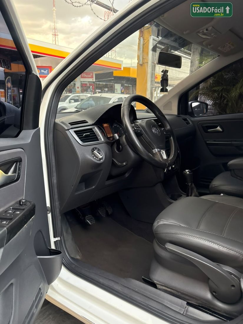 Volkswagen Fox Comfortline 1.6 4P Flex 2015/2015 — foto 8 de 10