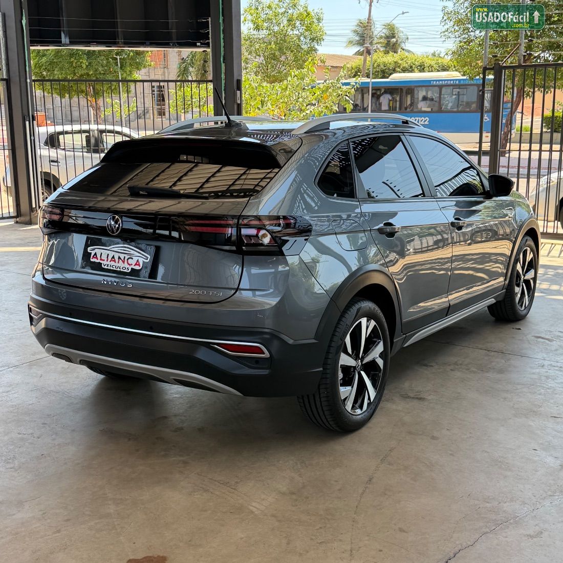 Volkswagen Nivus Highline 200 TSI Automático Flex 2023/2023 — foto 4 de 10