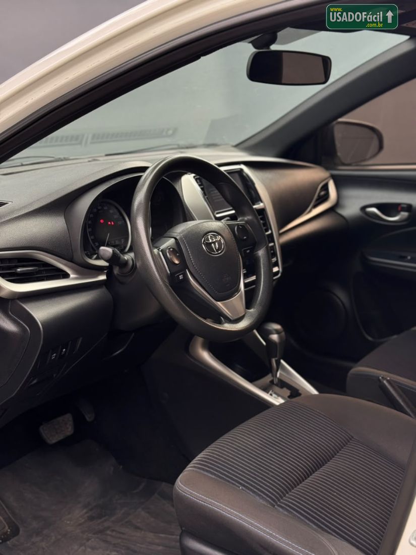 Toyota Yaris Hatch XL Plus Connect 1.5 Automático Flex 2019/2020 — foto 13 de 19