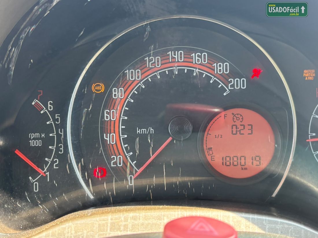 Fiat Uno Way 1.4 EVO Fire Flex 5P 2014/2014 — foto 13 de 16