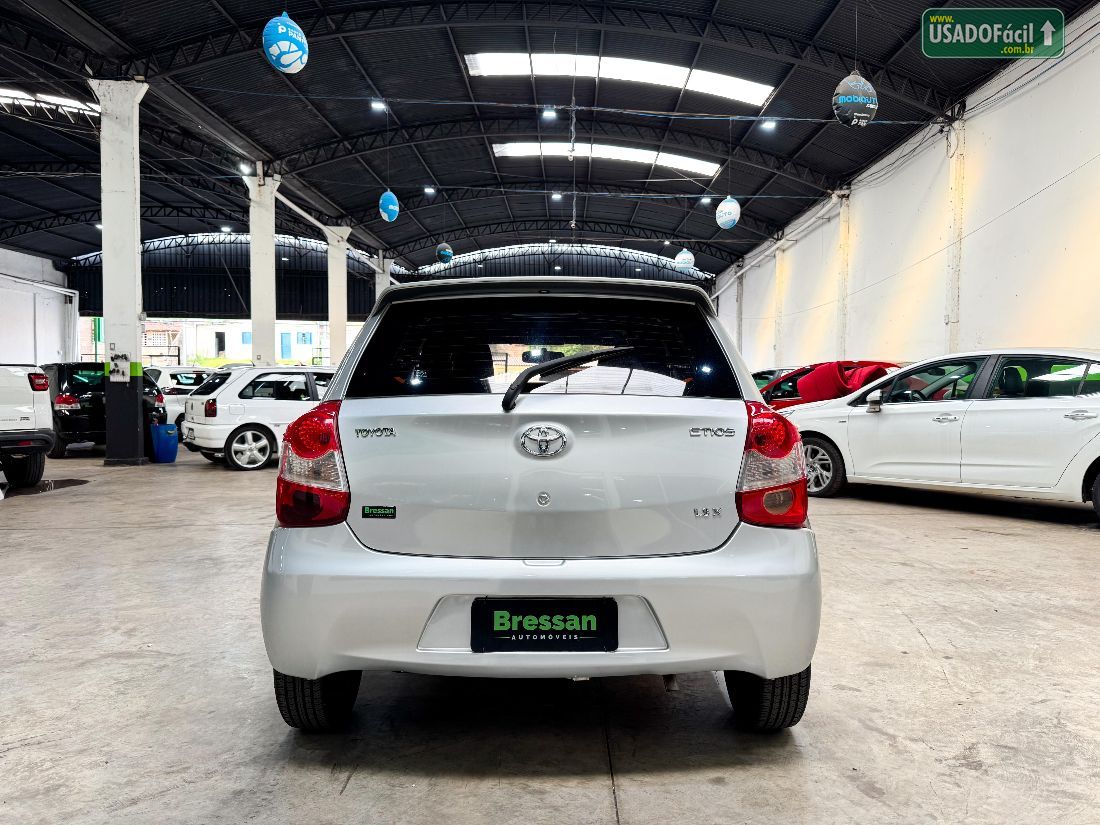 Toyota Etios Hatch X 1.3 Mecânico Flex 2015/2015 — foto 6 de 8
