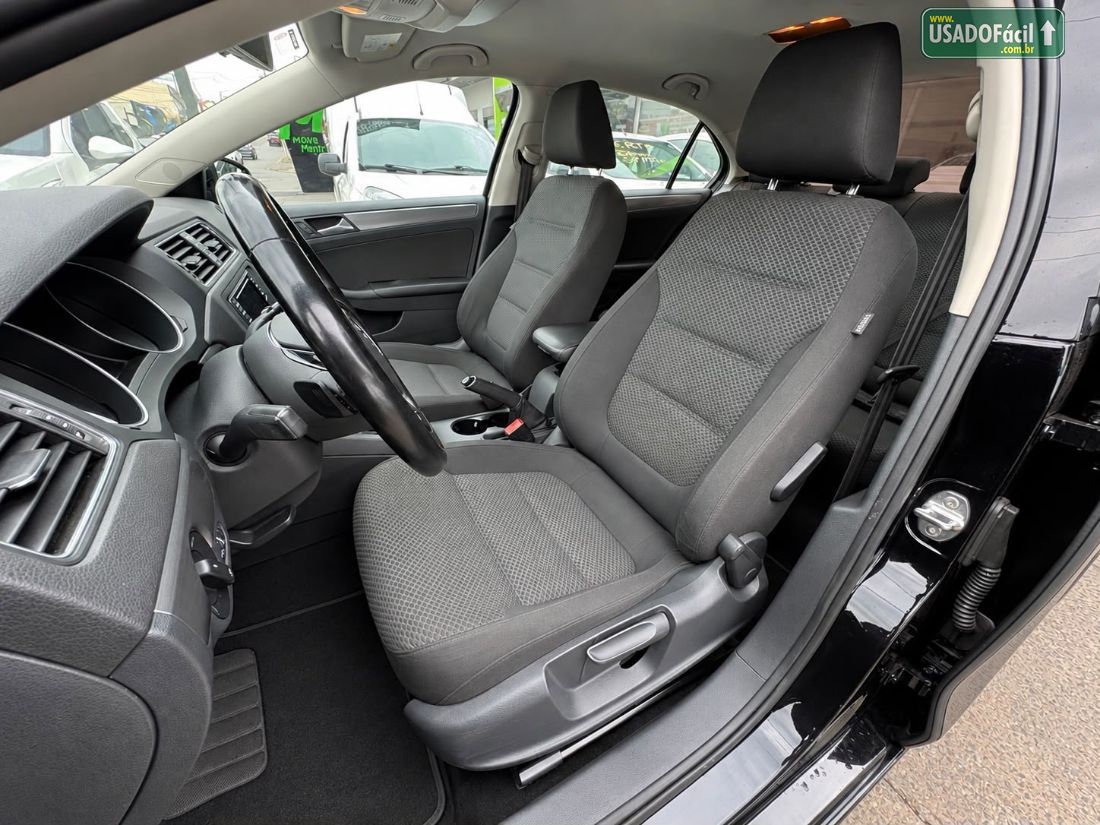 Volkswagen Jetta Comfortline 1.4 TSI Automático 2016/2017 — foto 12 de 13