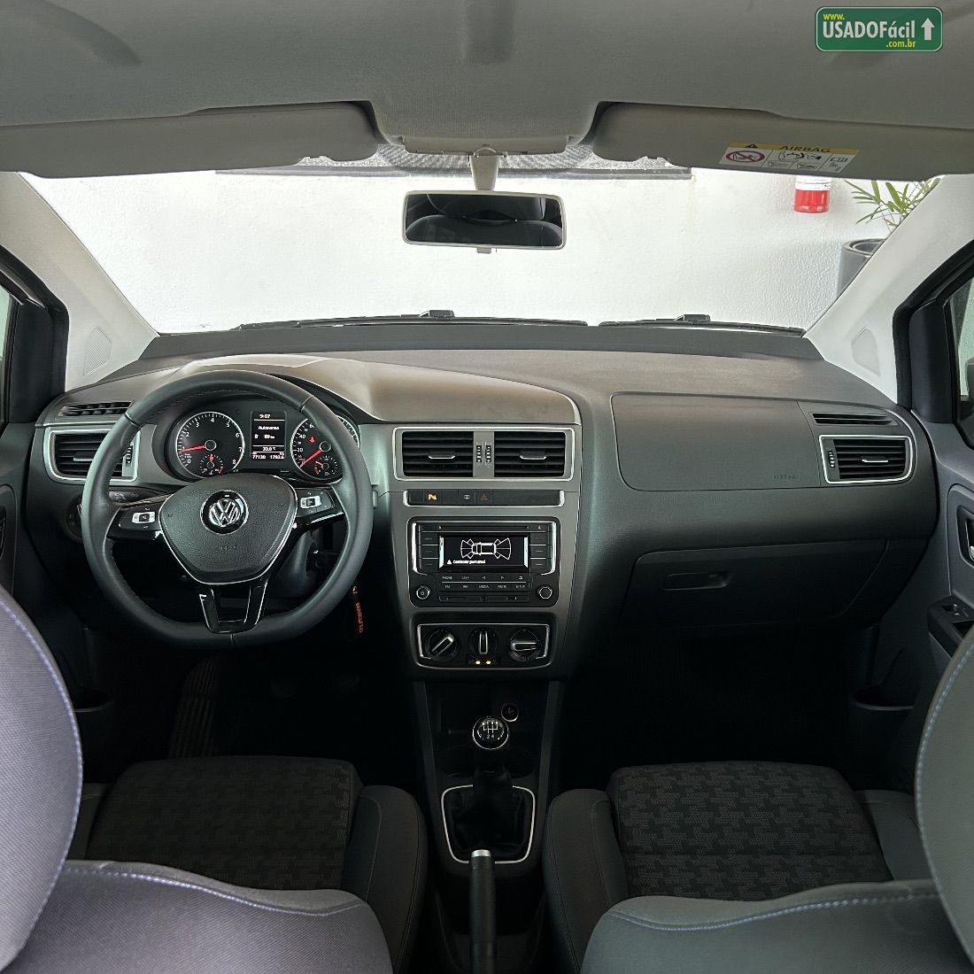 Volkswagen Fox Comfortline 1.6 4P Flex 2015/2016 — foto 5 de 10