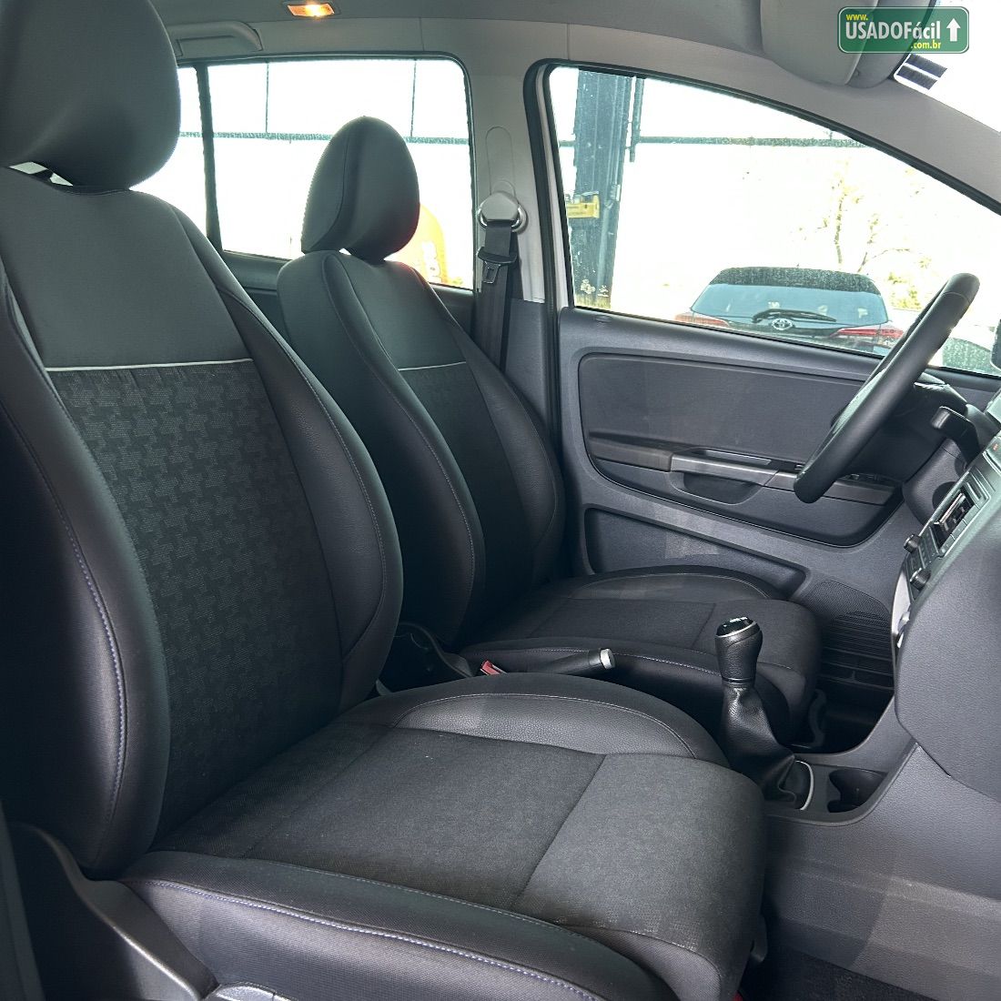 Volkswagen Fox Comfortline 1.6 4P Flex 2015/2016 — foto 8 de 10