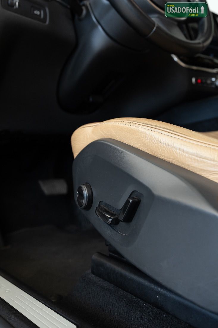 Volvo Volvo XC 60 D-5 Momentum 2.0 AWD Diesel 5P 2019/2020 — foto 13 de 18