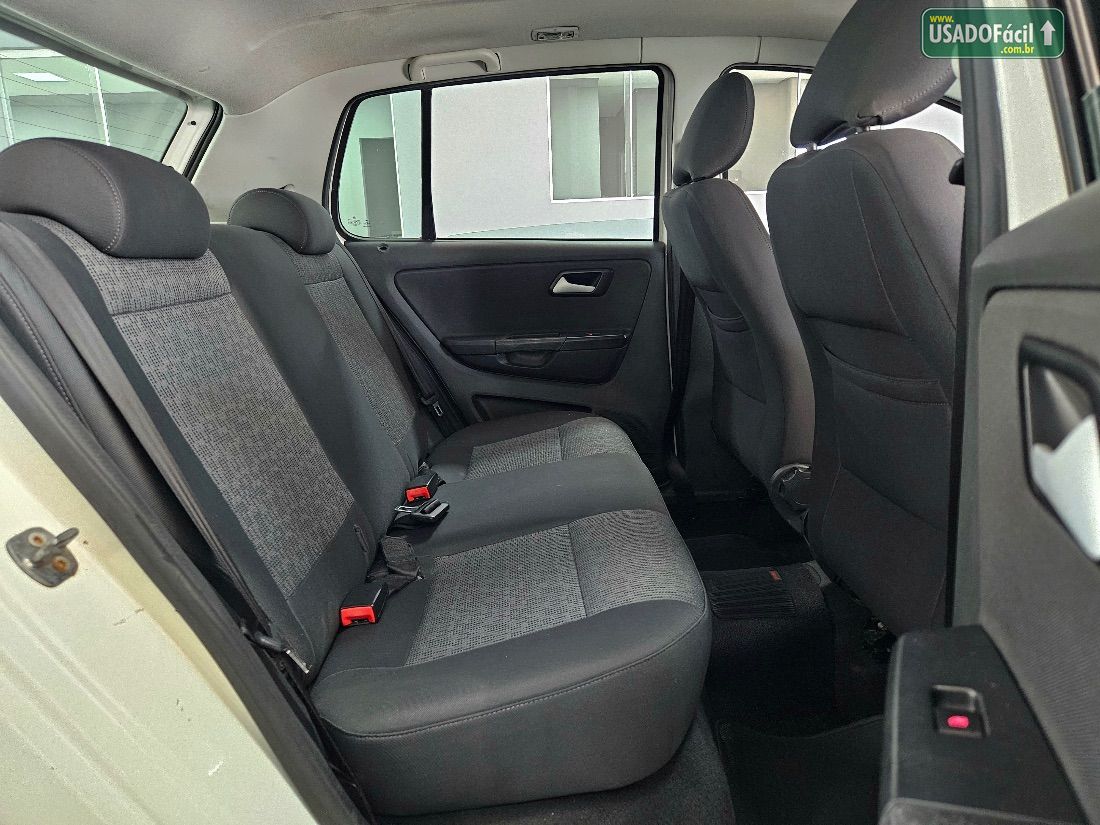 Volkswagen Fox 1.0 Mi 4P Total Flex 2013/2014 — foto 10 de 18