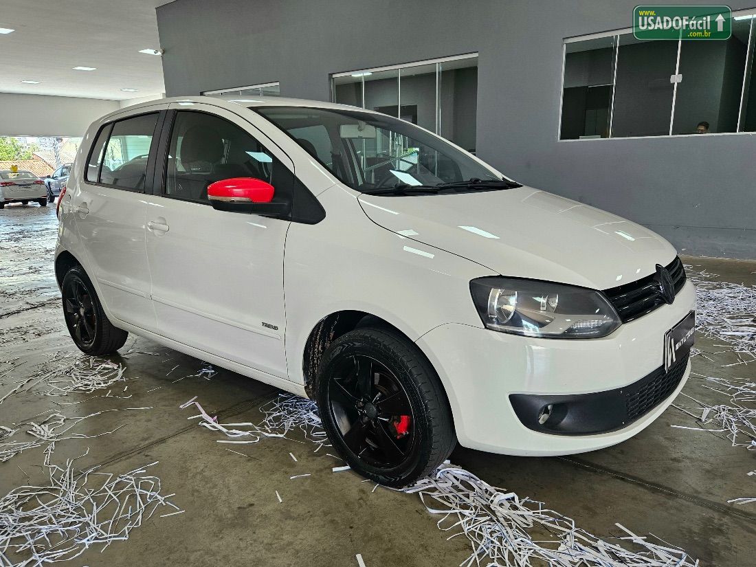 Volkswagen Fox 1.0 Mi 4P Total Flex 2013/2014 — foto 3 de 18