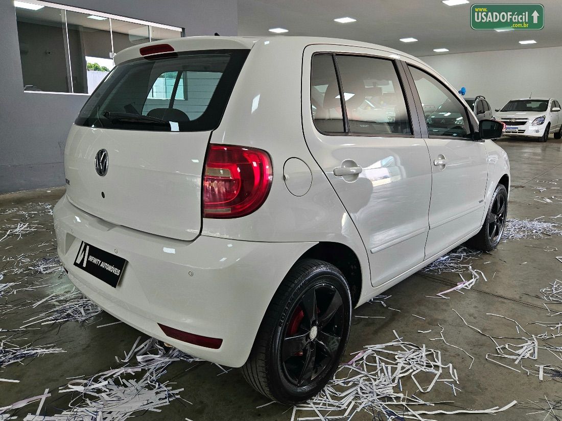 Volkswagen Fox 1.0 Mi 4P Total Flex 2013/2014 — foto 5 de 18