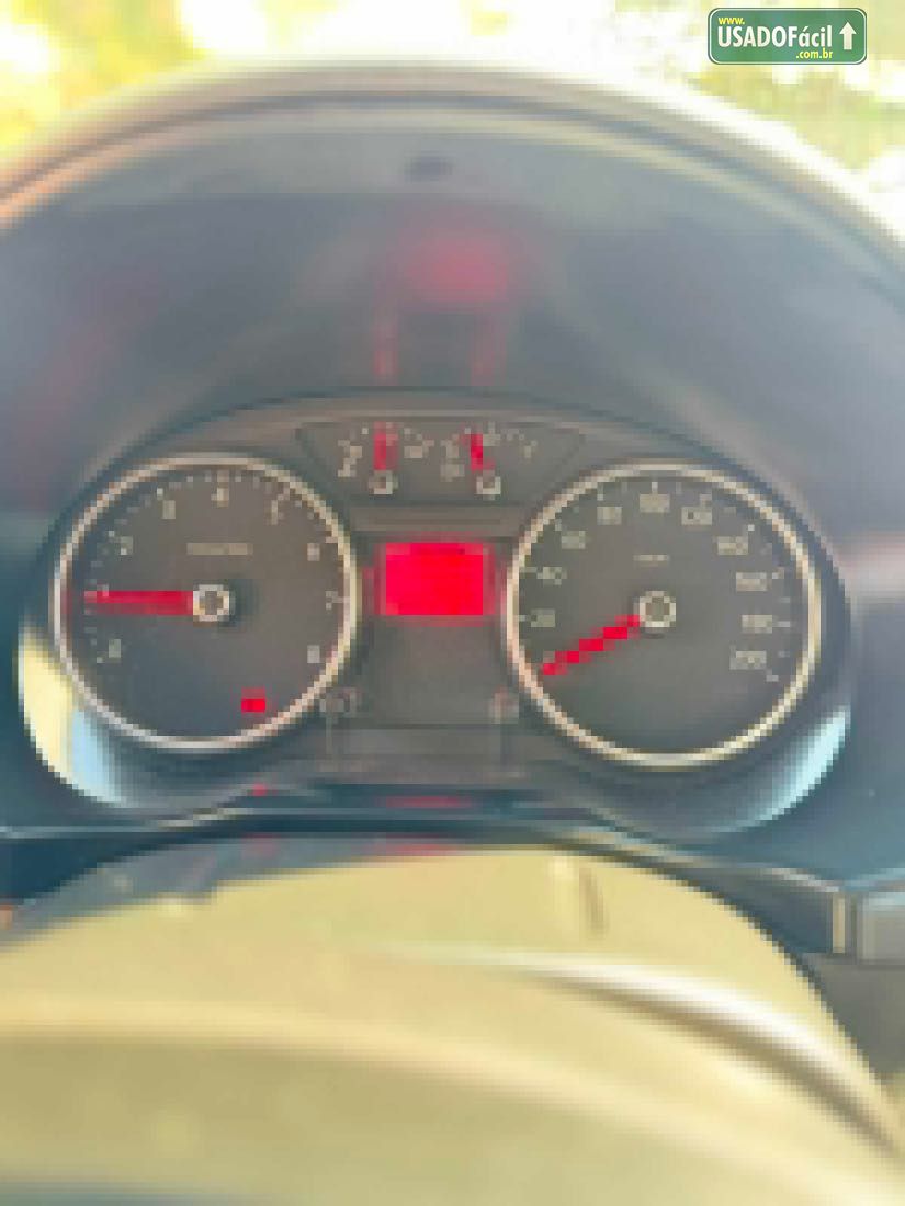 Volkswagen Voyage 1.0 Total Flex 2012/2013 — foto 12 de 12