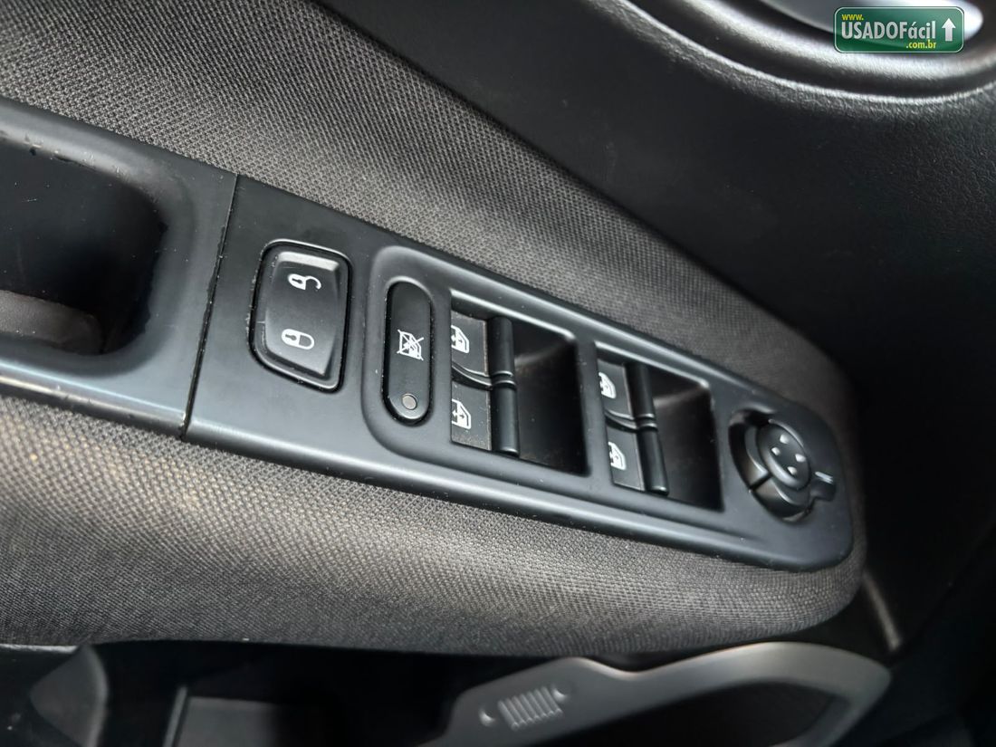 Jeep Renegade Sport 1.8 4x2 Mecânico Flex 2018/2019 — foto 15 de 15
