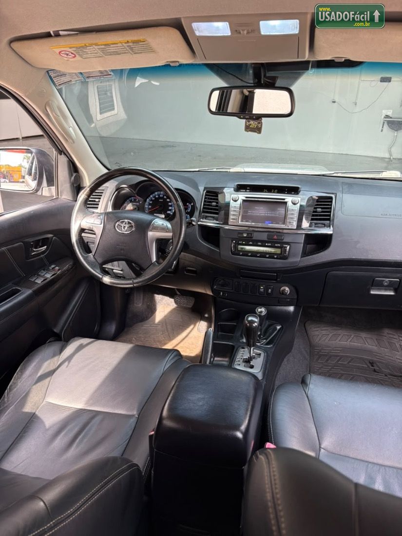 TOYOTA Hilux SW4 SRV 3.0 4x4 TDI Automático Diesel 2015/2015 — foto 12 de 20