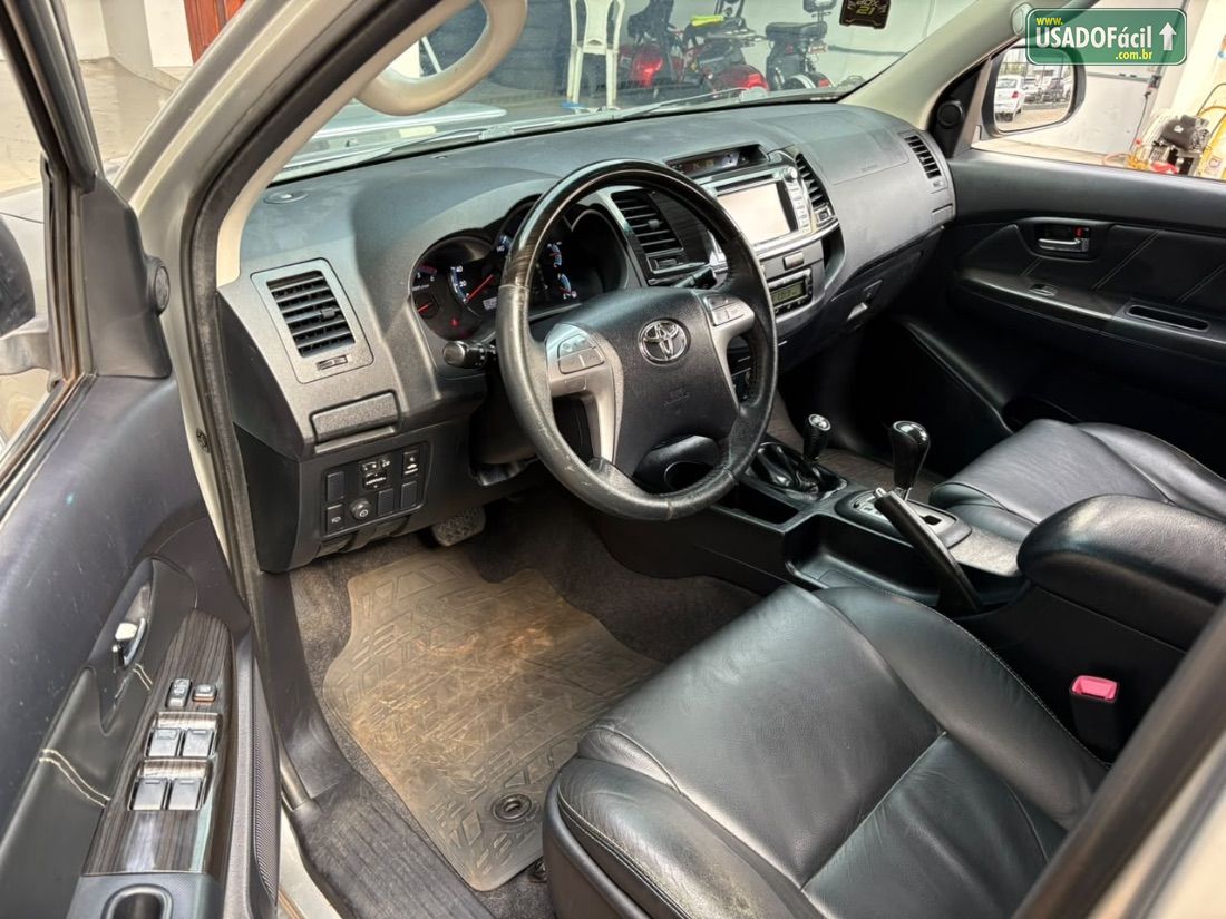 TOYOTA Hilux SW4 SRV 3.0 4x4 TDI Automático Diesel 2015/2015 — foto 15 de 20