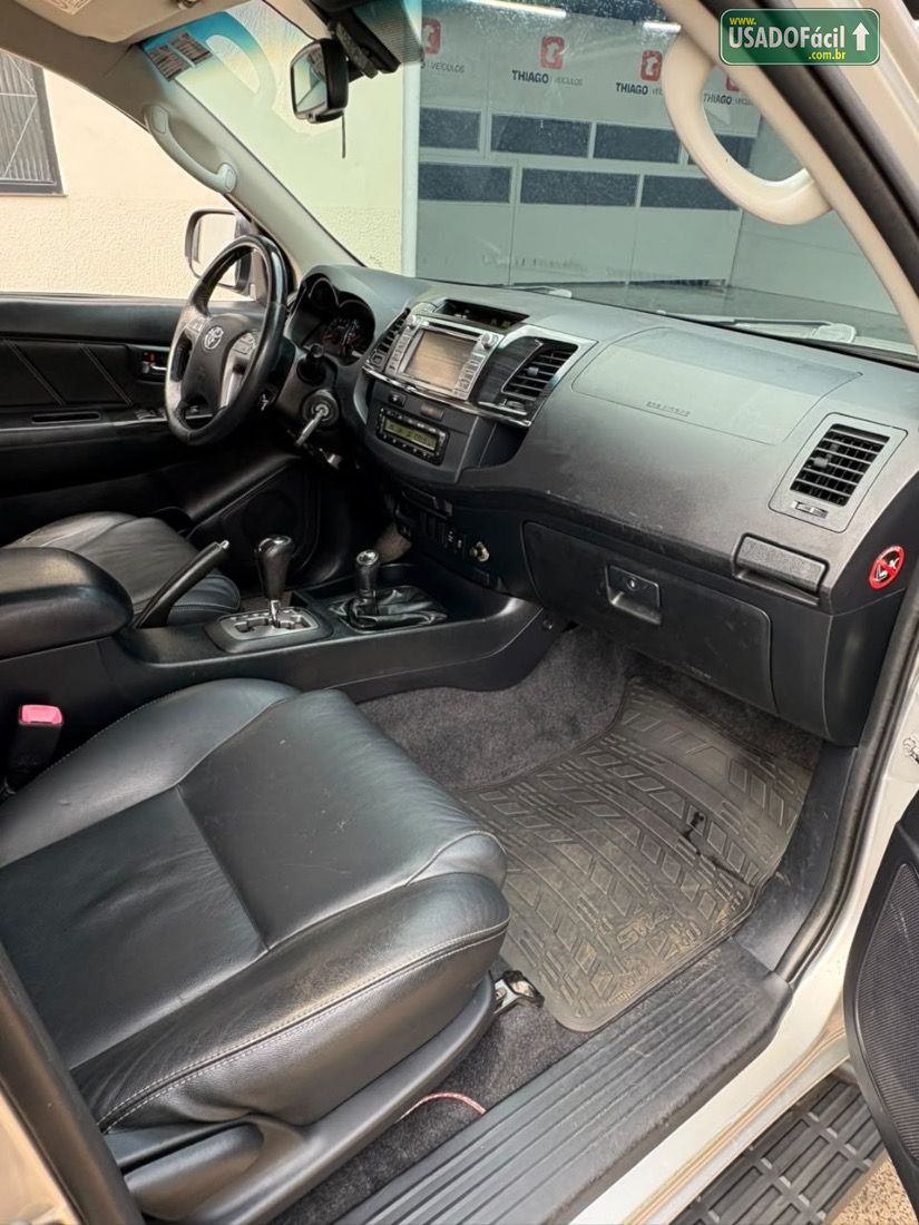 TOYOTA Hilux SW4 SRV 3.0 4x4 TDI Automático Diesel 2015/2015 — foto 17 de 20