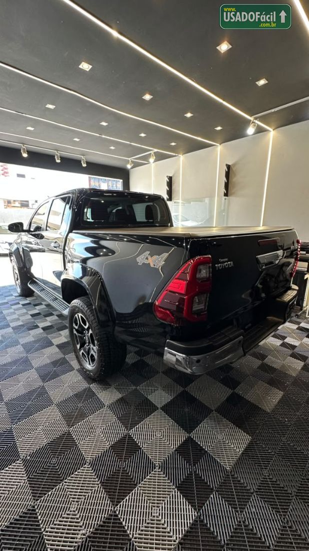 Toyota Hilux SRX CD 2.8 4x4 TDI Automático Diesel 2024/2024 — foto 2 de 8