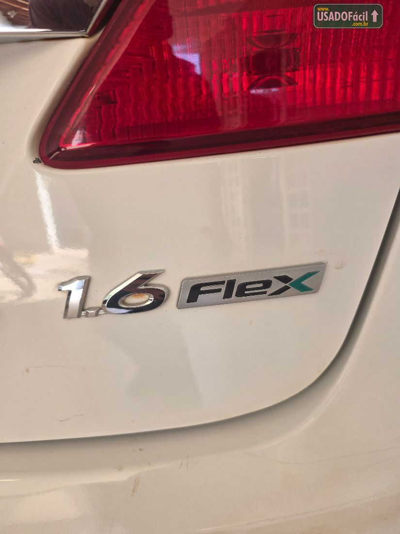Hyundai HB20S Sedan Comfort Plus 1.6 Mecânico Flex 2014/2014 — foto 9 de 26
