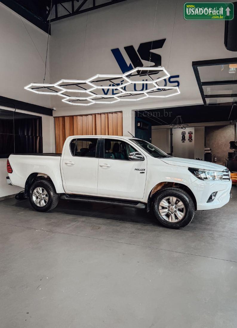TOYOTA Hilux SRV CD 2.7 4x4 Automático Flex 2017/2017 — foto 2 de 11