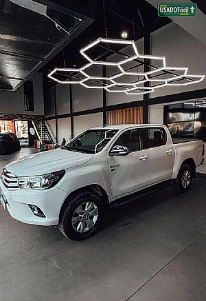 TOYOTA Hilux SRV CD 2.7 4x4 Automático Flex