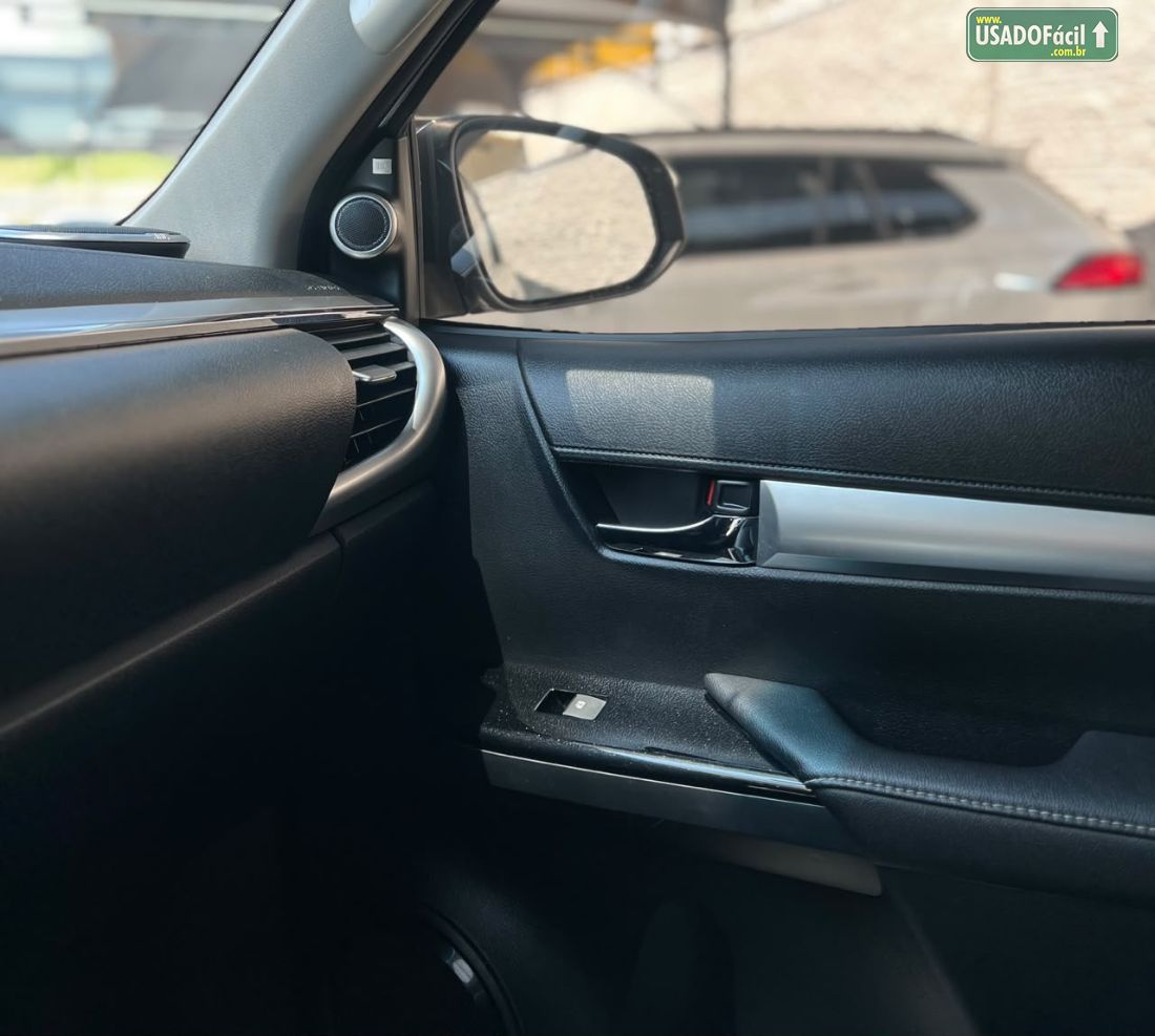 Toyota Hilux SRX CD 2.8 4x4 TDI Automático Diesel 2025/2025 — foto 11 de 18