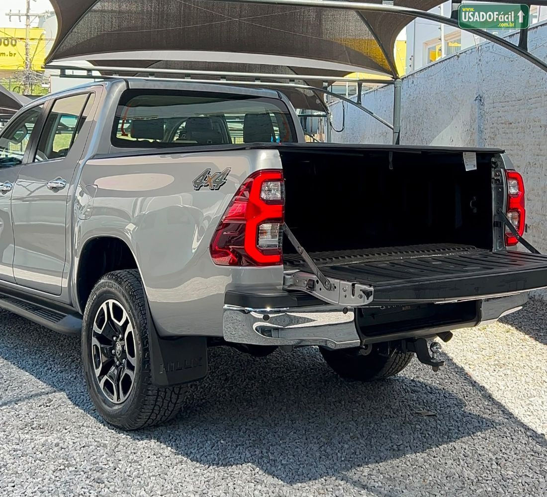 Toyota Hilux SRX CD 2.8 4x4 TDI Automático Diesel 2021/2022 — foto 11 de 19