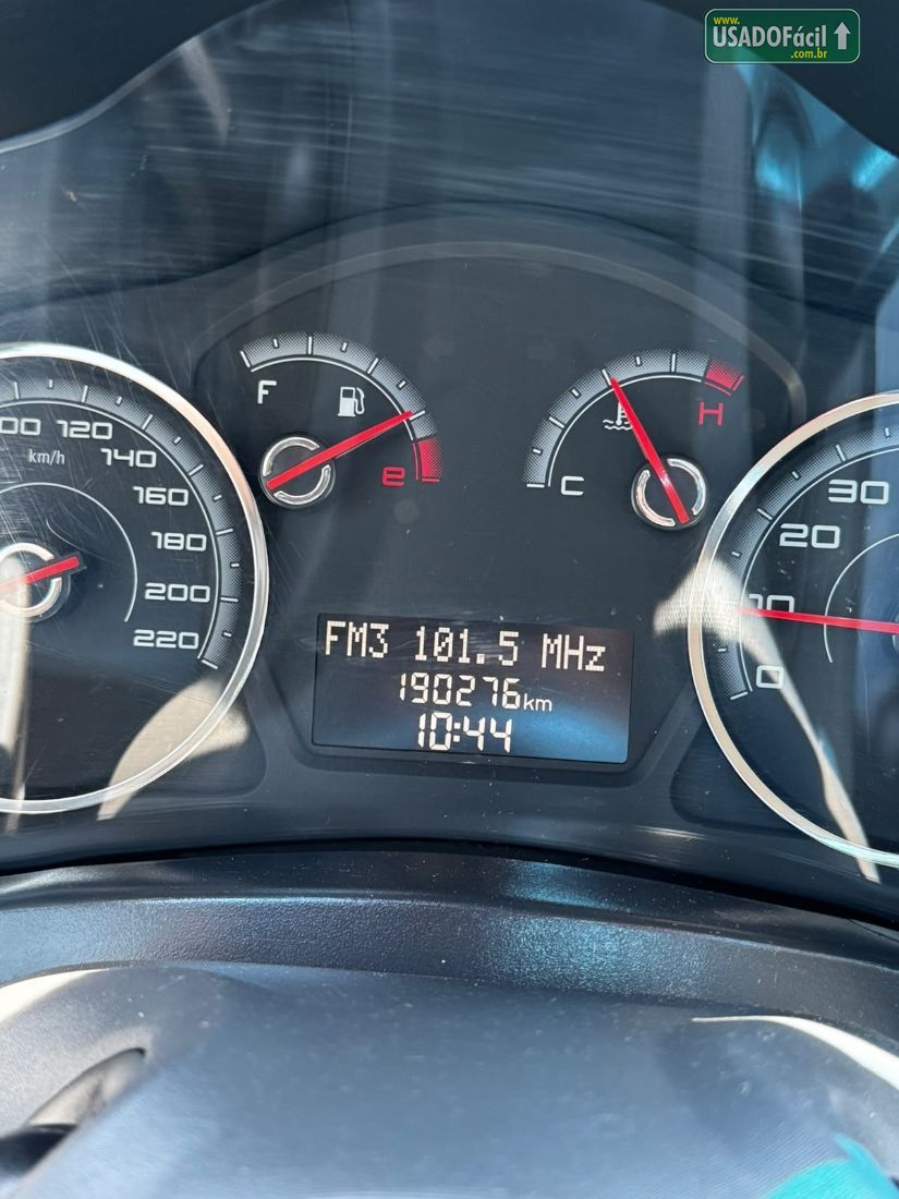 Fiat Grand Siena Attractive 1.4 Evo Fire Flex 2014/2015 — foto 11 de 11