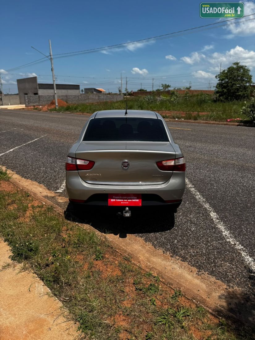Fiat Grand Siena Attractive 1.4 Evo Fire Flex 2014/2015 — foto 5 de 11