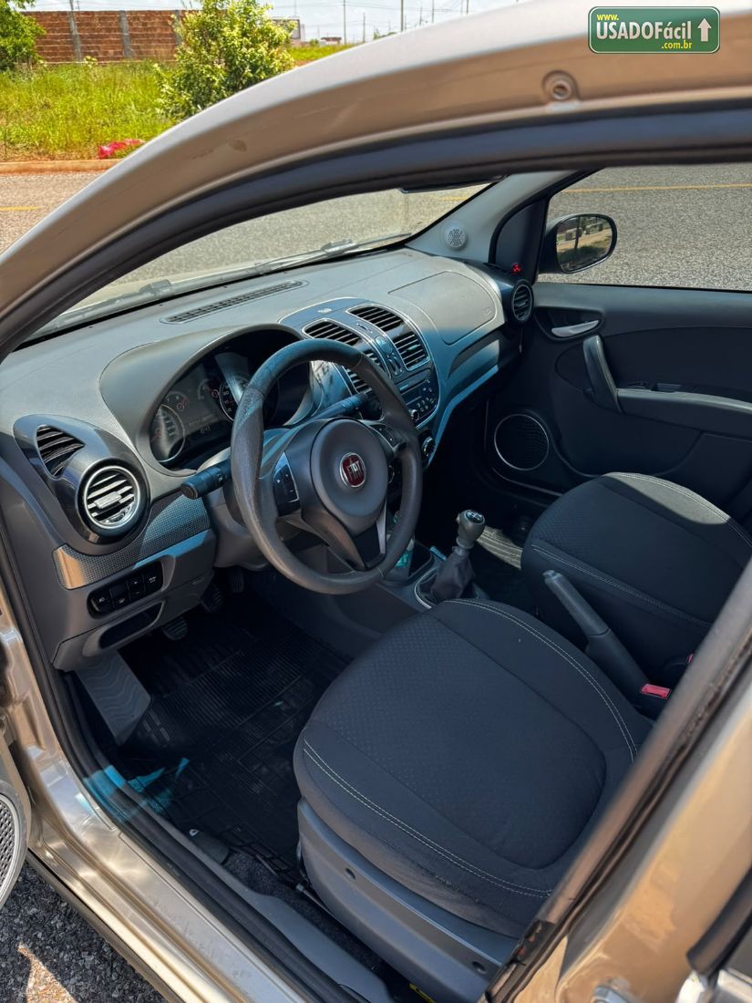 Fiat Grand Siena Attractive 1.4 Evo Fire Flex 2014/2015 — foto 7 de 11
