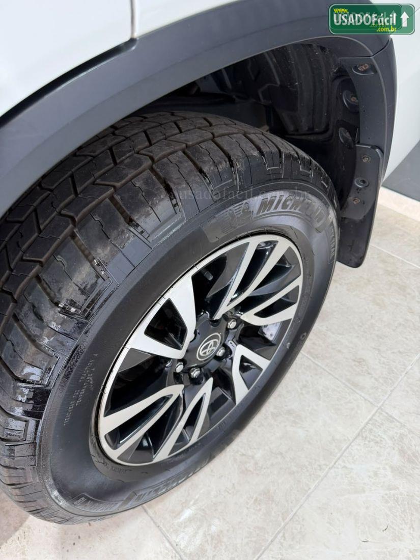 TOYOTA Hilux SW4 SRX 2.8 4x4 TDI Automático Diesel 5 Lugares 2016/2017 — foto 12 de 27