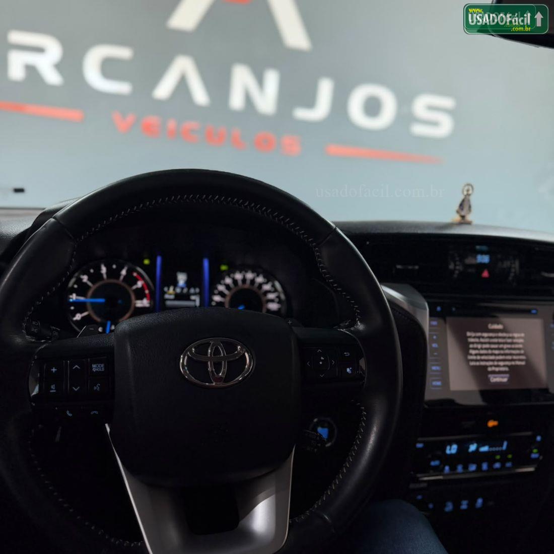 TOYOTA Hilux SW4 SRX 2.8 4x4 TDI Automático Diesel 5 Lugares 2016/2017 — foto 27 de 27