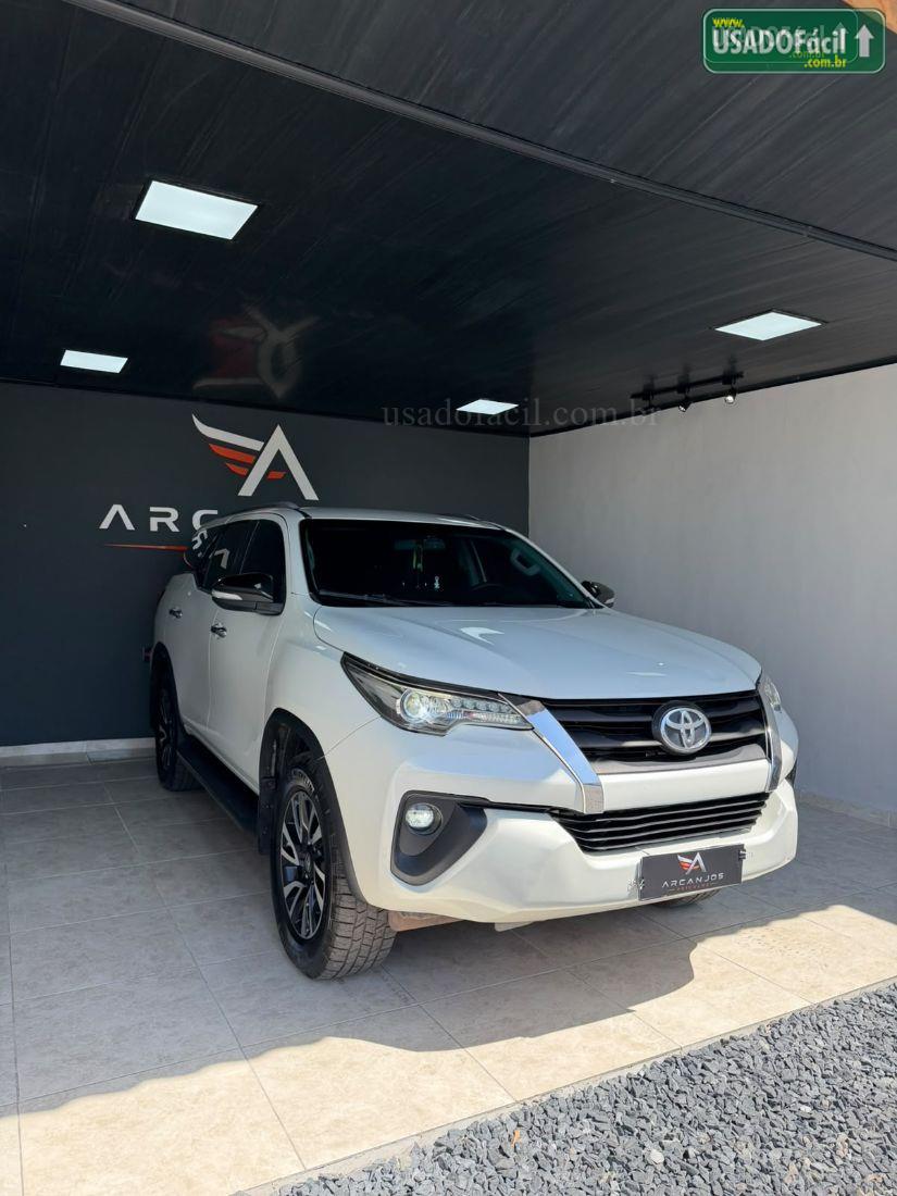 TOYOTA Hilux SW4 SRX 2.8 4x4 TDI Automático Diesel 5 Lugares 2016/2017 — foto 3 de 27