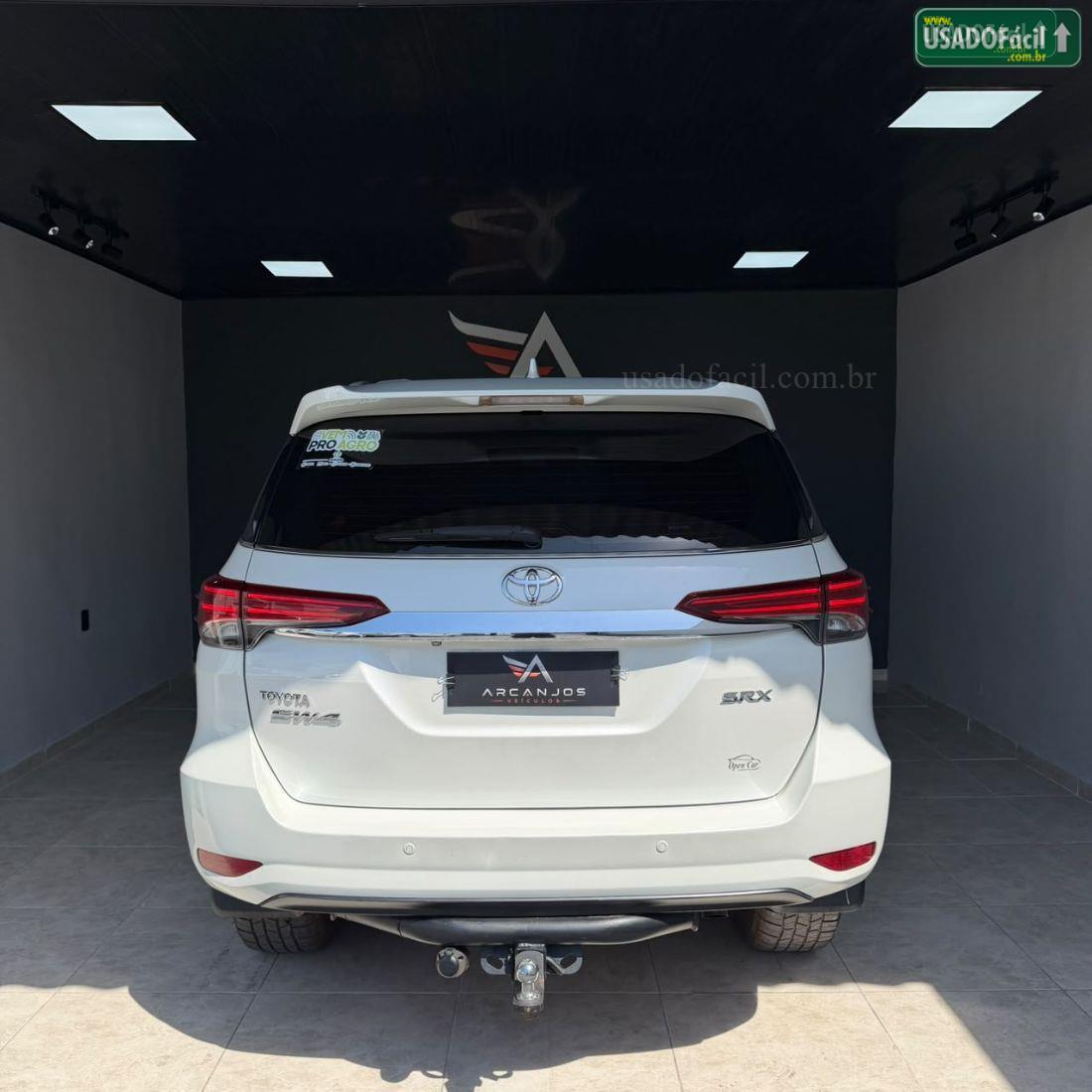 TOYOTA Hilux SW4 SRX 2.8 4x4 TDI Automático Diesel 5 Lugares 2016/2017 — foto 5 de 27