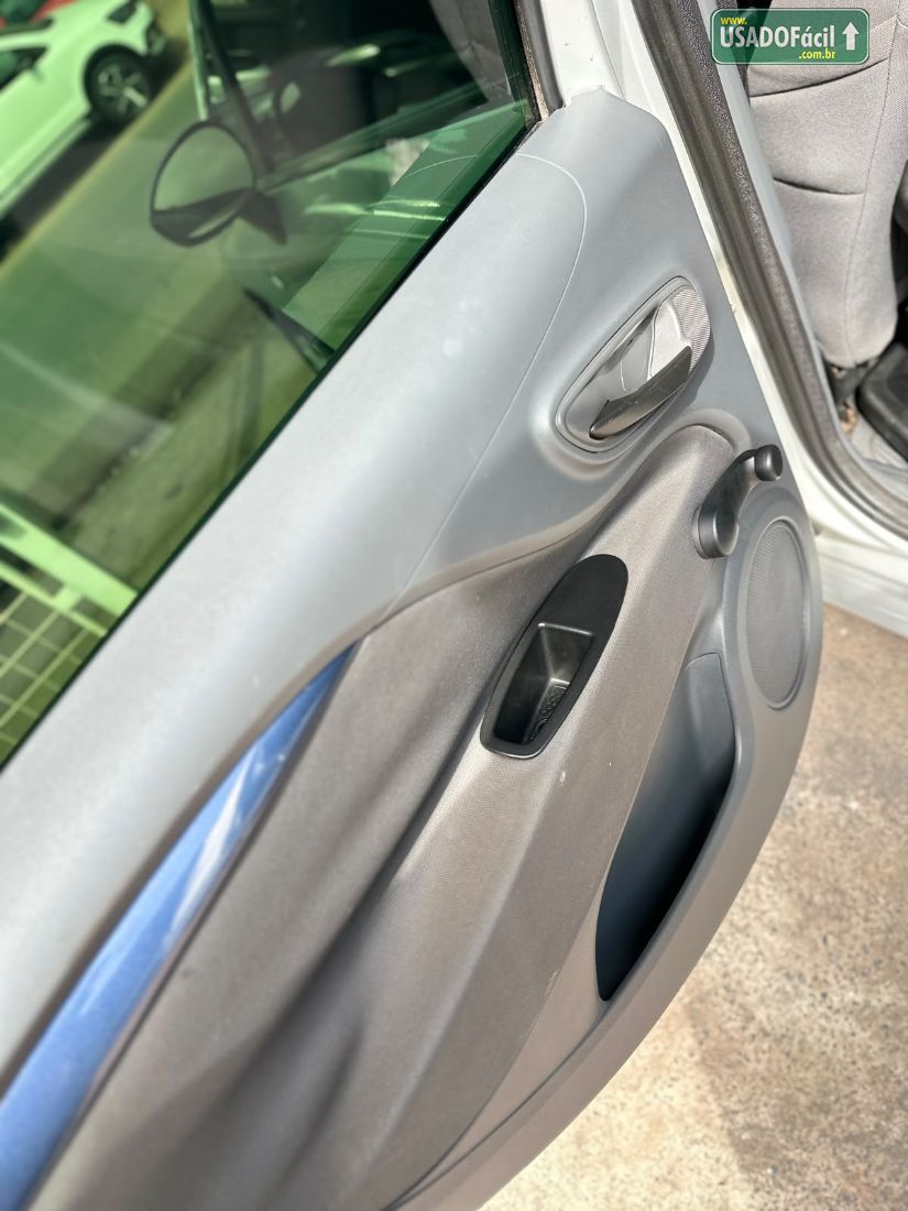 Fiat Punto Attractive Italia 1.4 Fire Flex 5P 2013/2013 — foto 11 de 15