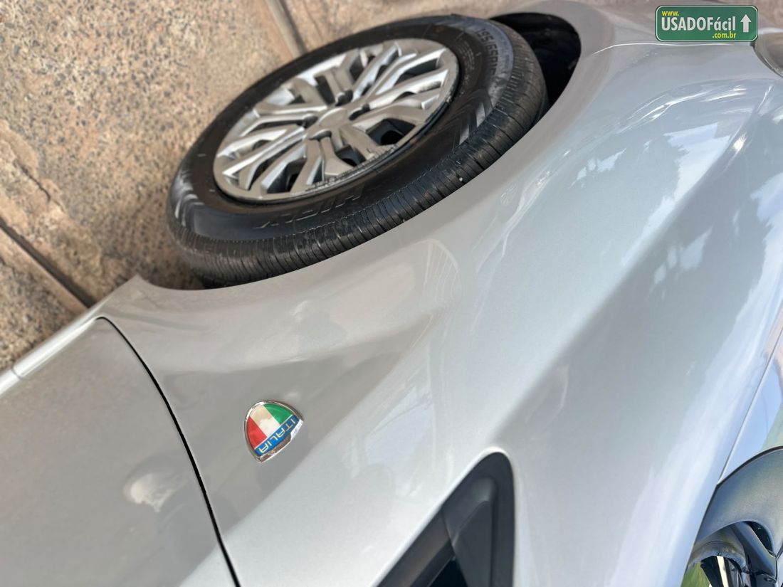 Fiat Punto Attractive Italia 1.4 Fire Flex 5P 2013/2013 — foto 8 de 15